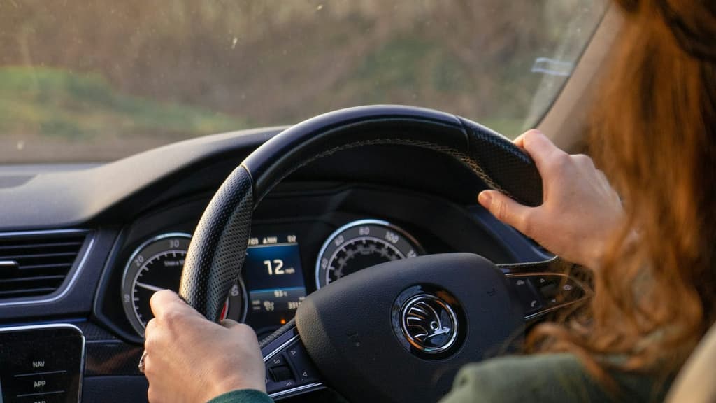 Coche del carnet B durante una práctica de conducción